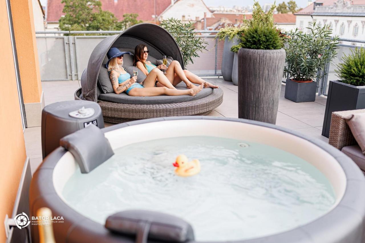 ミシュコルツBuekk Penthouse, Panorama Jacuzzivalアパートメント エクステリア 写真