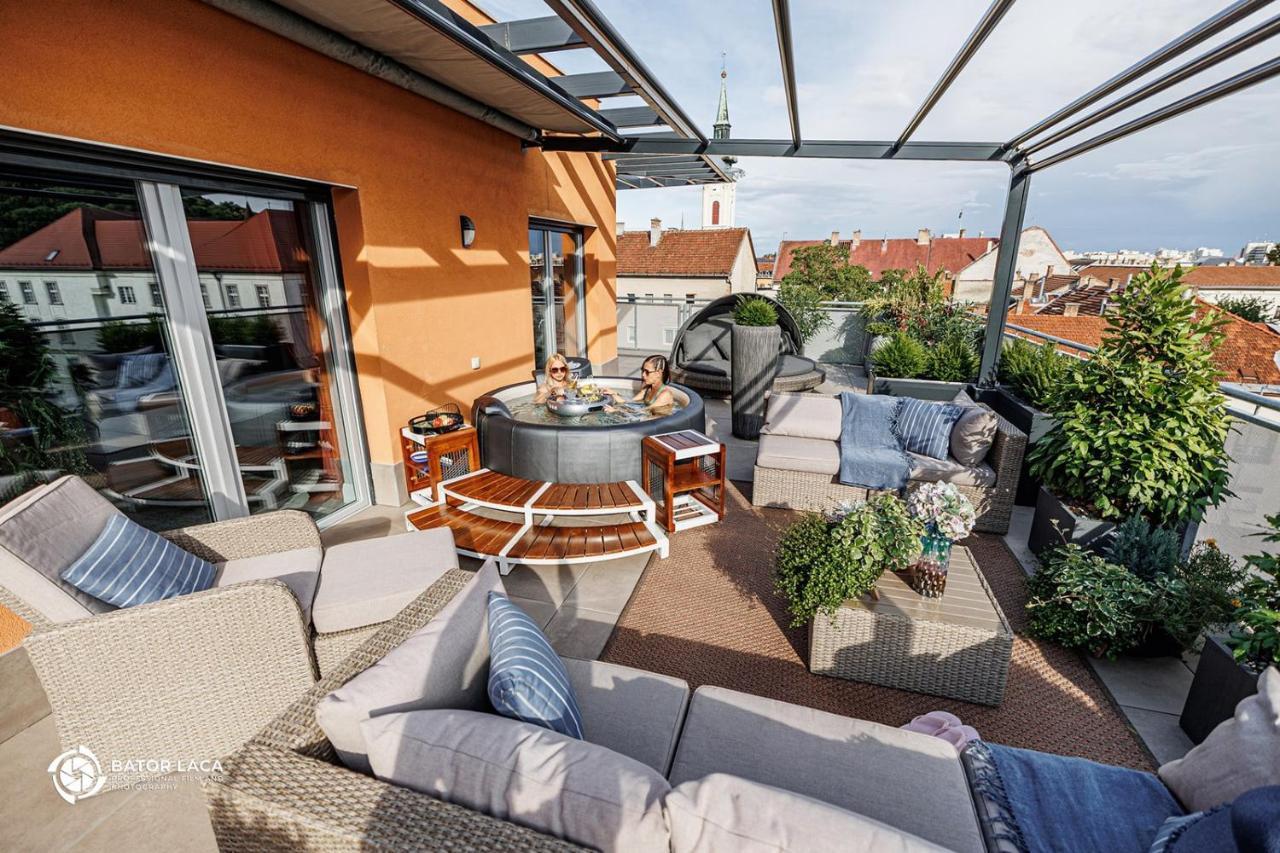 ミシュコルツBuekk Penthouse, Panorama Jacuzzivalアパートメント エクステリア 写真